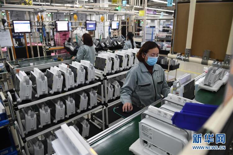 2月15日,在位于江蘇無錫的通用電氣醫療系統(中國),員工在