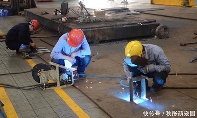 電工成"勤雜工"后辭職:寧丟工作,也不會以身涉險